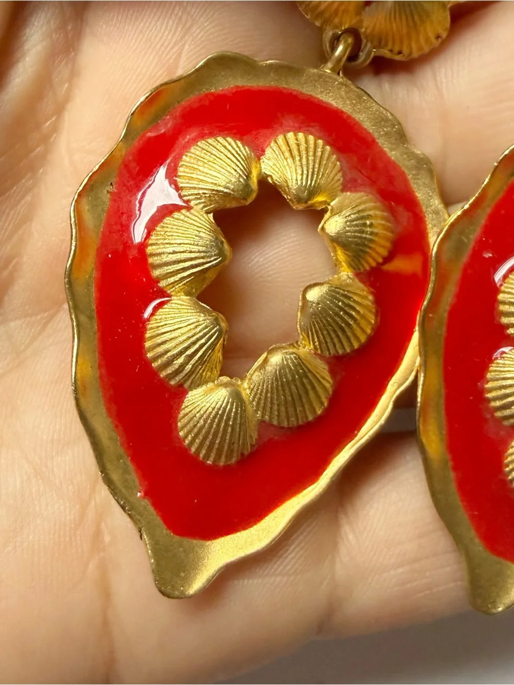 Vintage Red Enamel Matte Goldtone Seashell Shells Dangle Statement Earrings